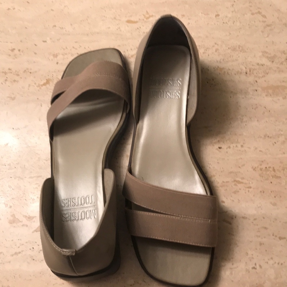 Tan slide with covered heel